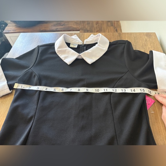 NWT Spirit Halloween Wednesday Addams Peter Pan Collar Dress - Large - Picture 9 of 11